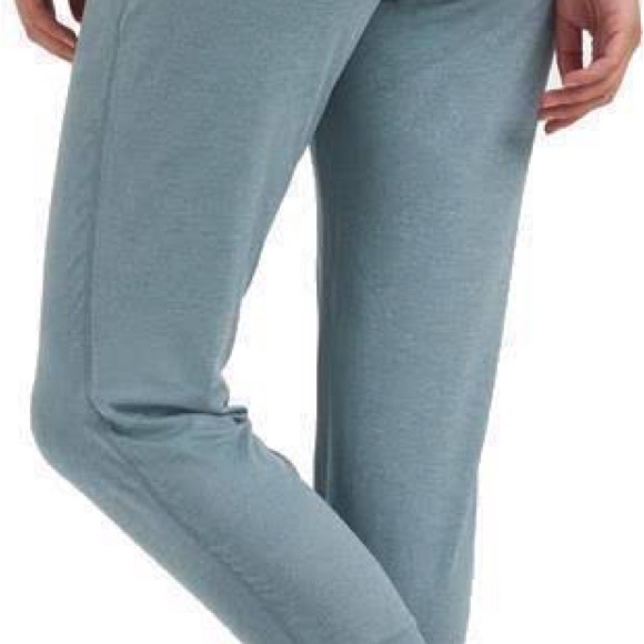 Vuori Women’s Performance Jogger-NWT - Picture 3 of 7
